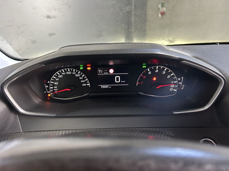 Peugoet 208 1.2 T Allure de 2021