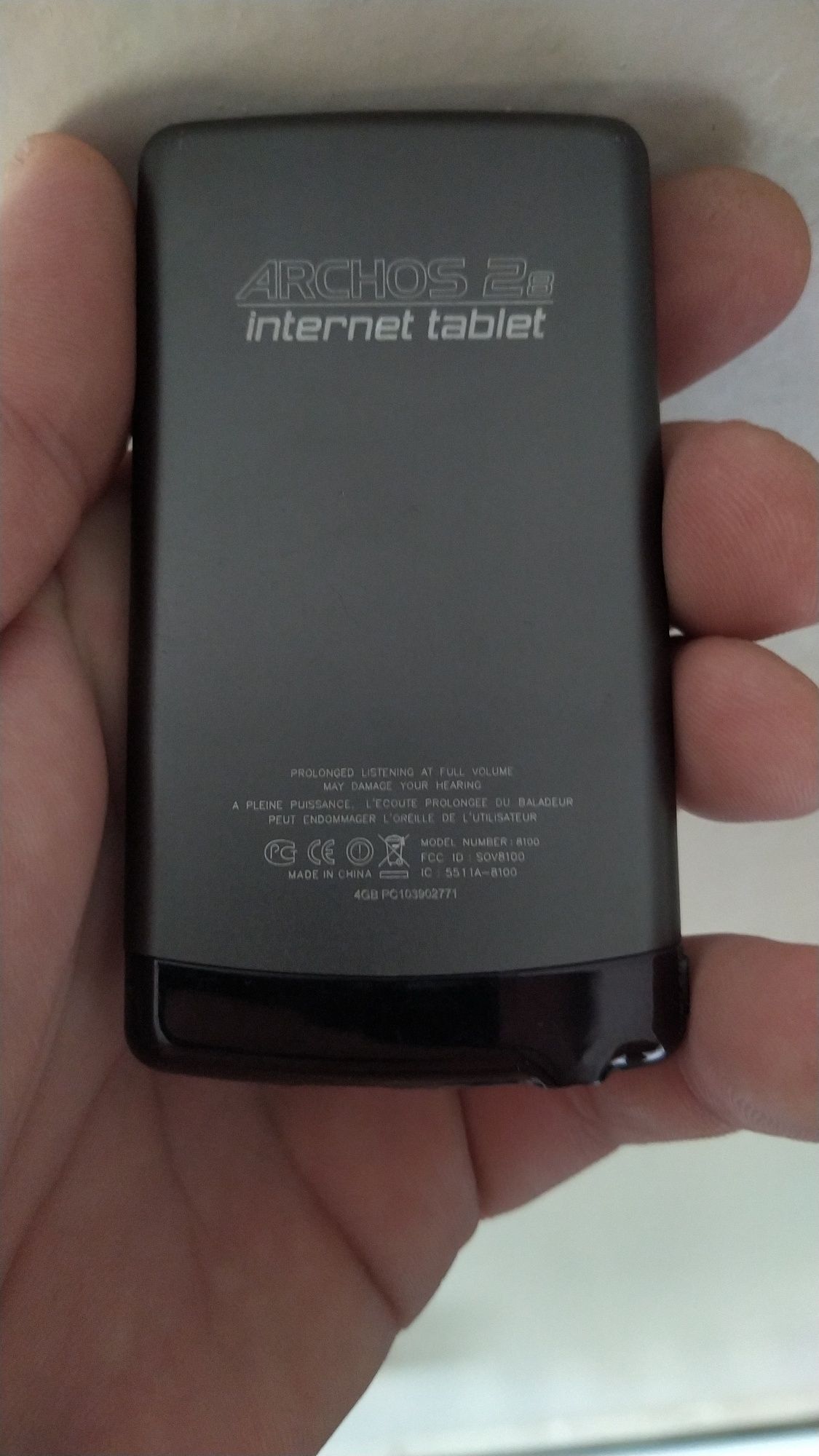 ARCHOS 2'8 internet tablet 4GB