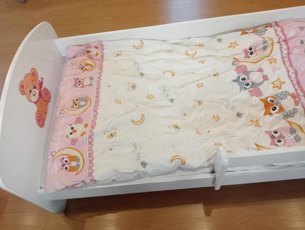 Sprzedam łóżeczko dziecięce 160x80 wraz z materacem.