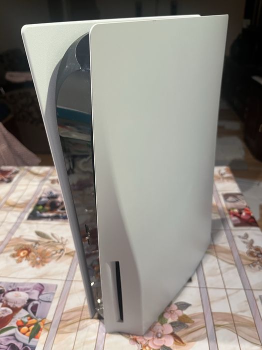 Продам Sony PlayStation 5