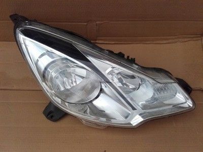 REFLEKTOR LAMPA PRAWA CITROEN C3 DS3 CZARNY PASEK