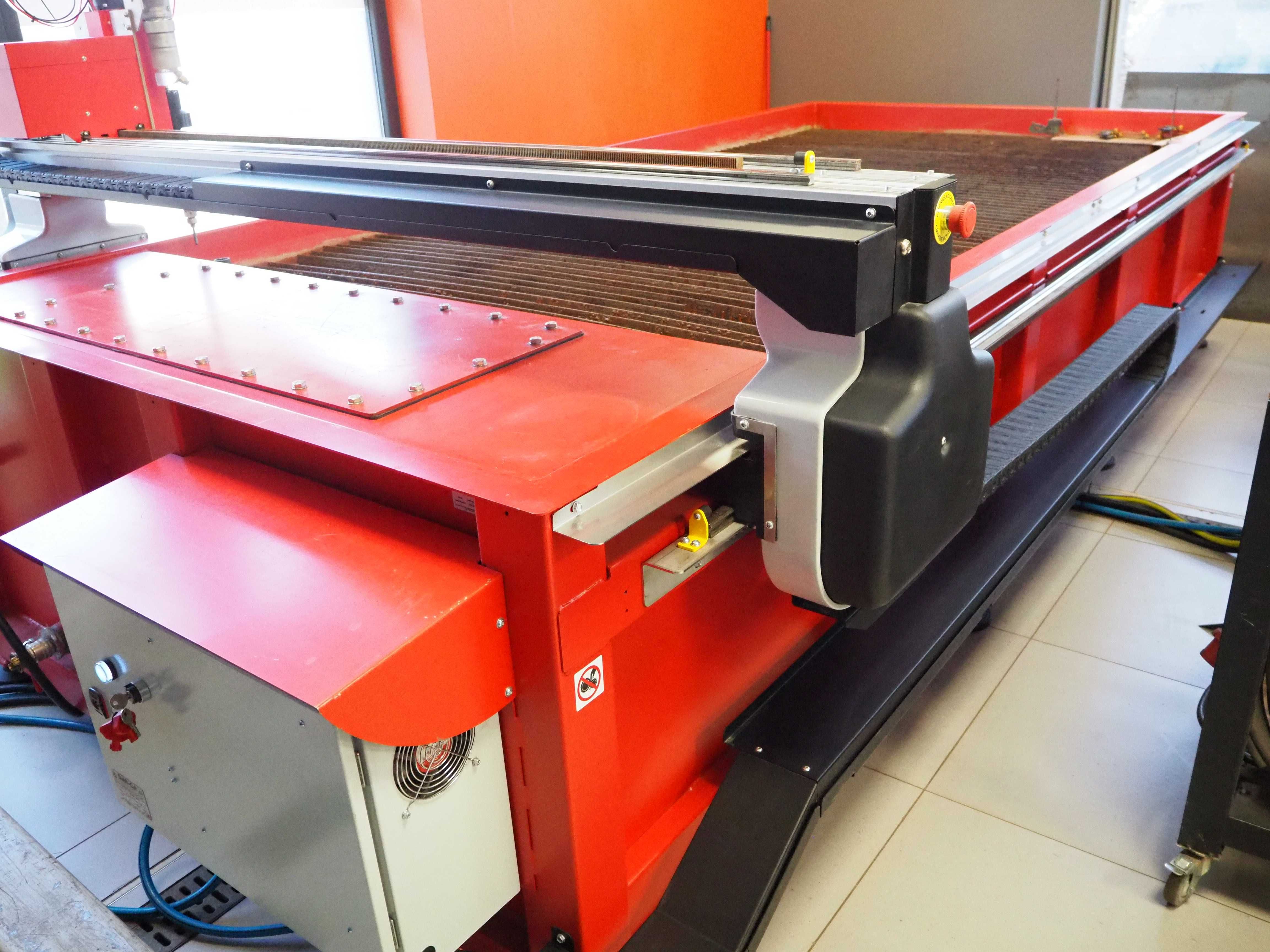 Wycinarka wodna CNC Swift-Jet Pro 15kW 3000x1500mm – maszyna pokazowa