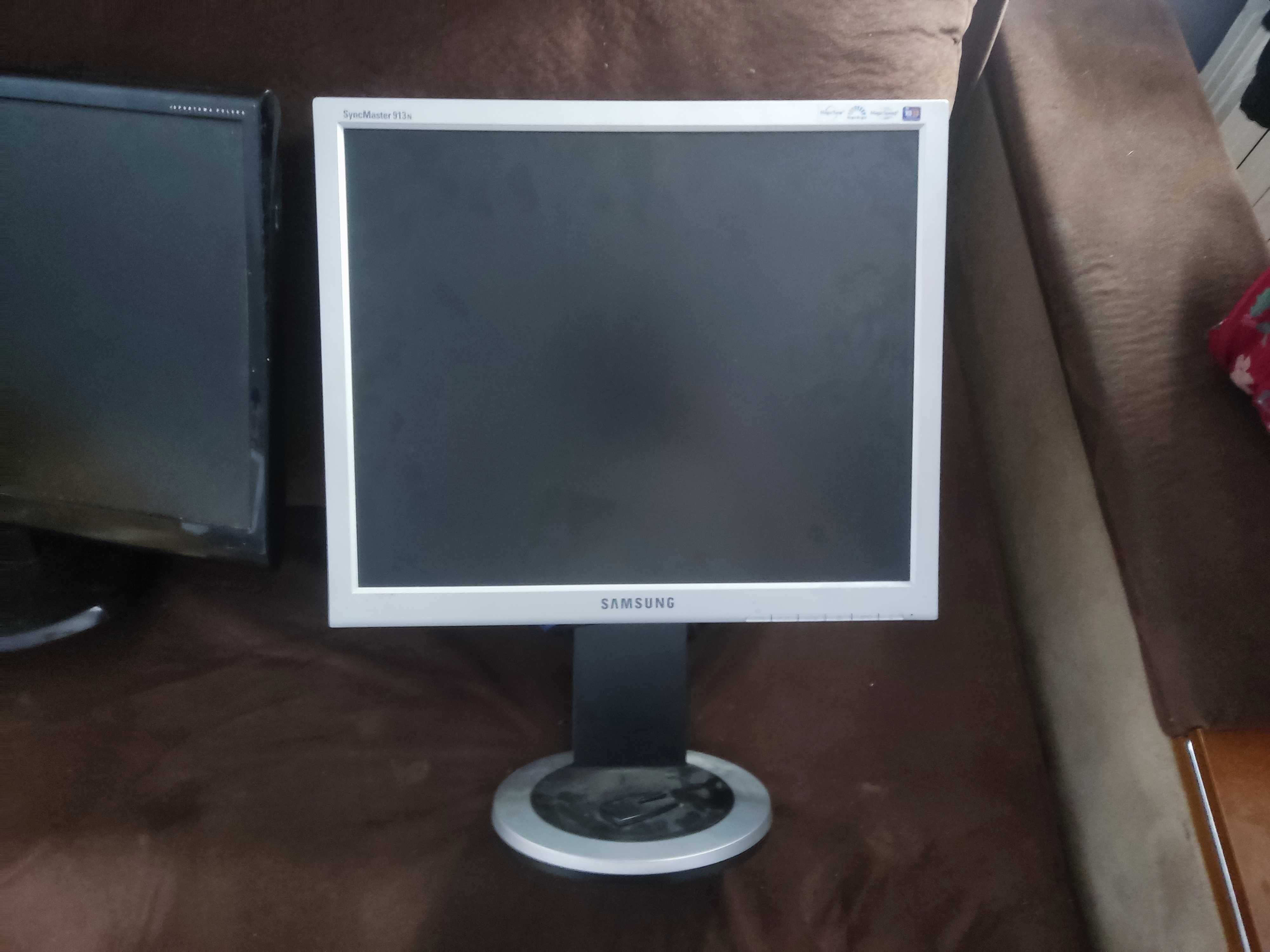 Monitory Aoc i Samsung