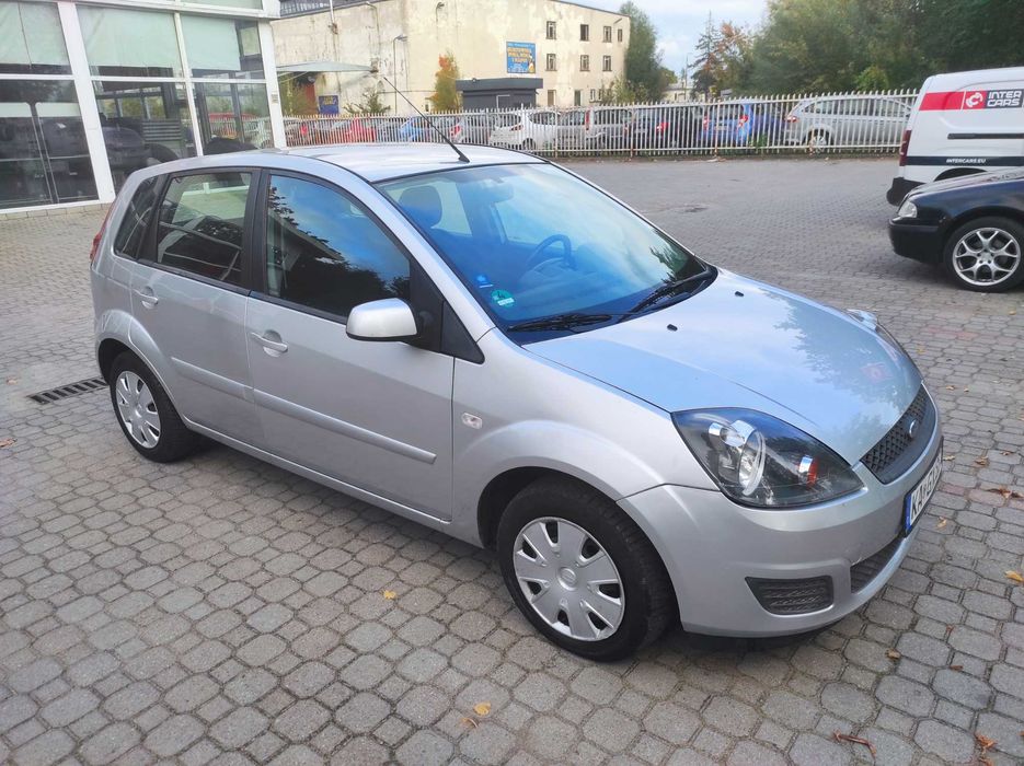 Ford Fiesta 1,3 benz,import Niemcy,5 drzwi,mały przebieg,zadbana,2008r