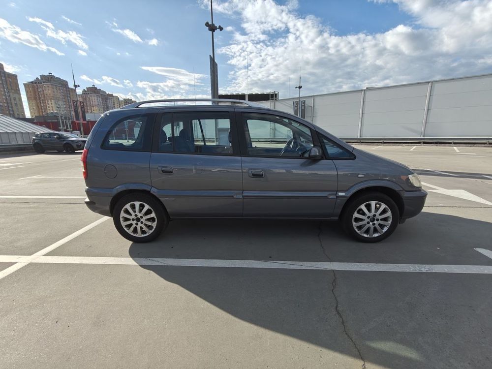 Продам Opel Zafira A
