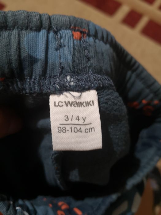 Продам костюмчик для хлопчика .