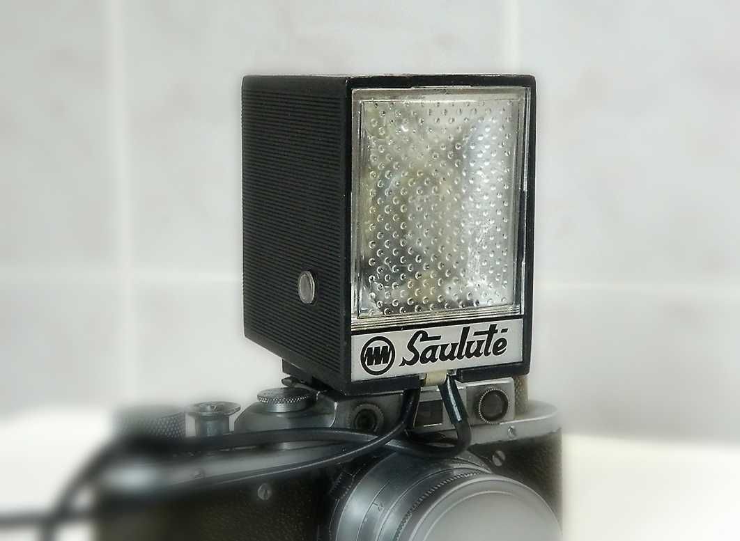 Антикварная фотовспышка SAULUTE