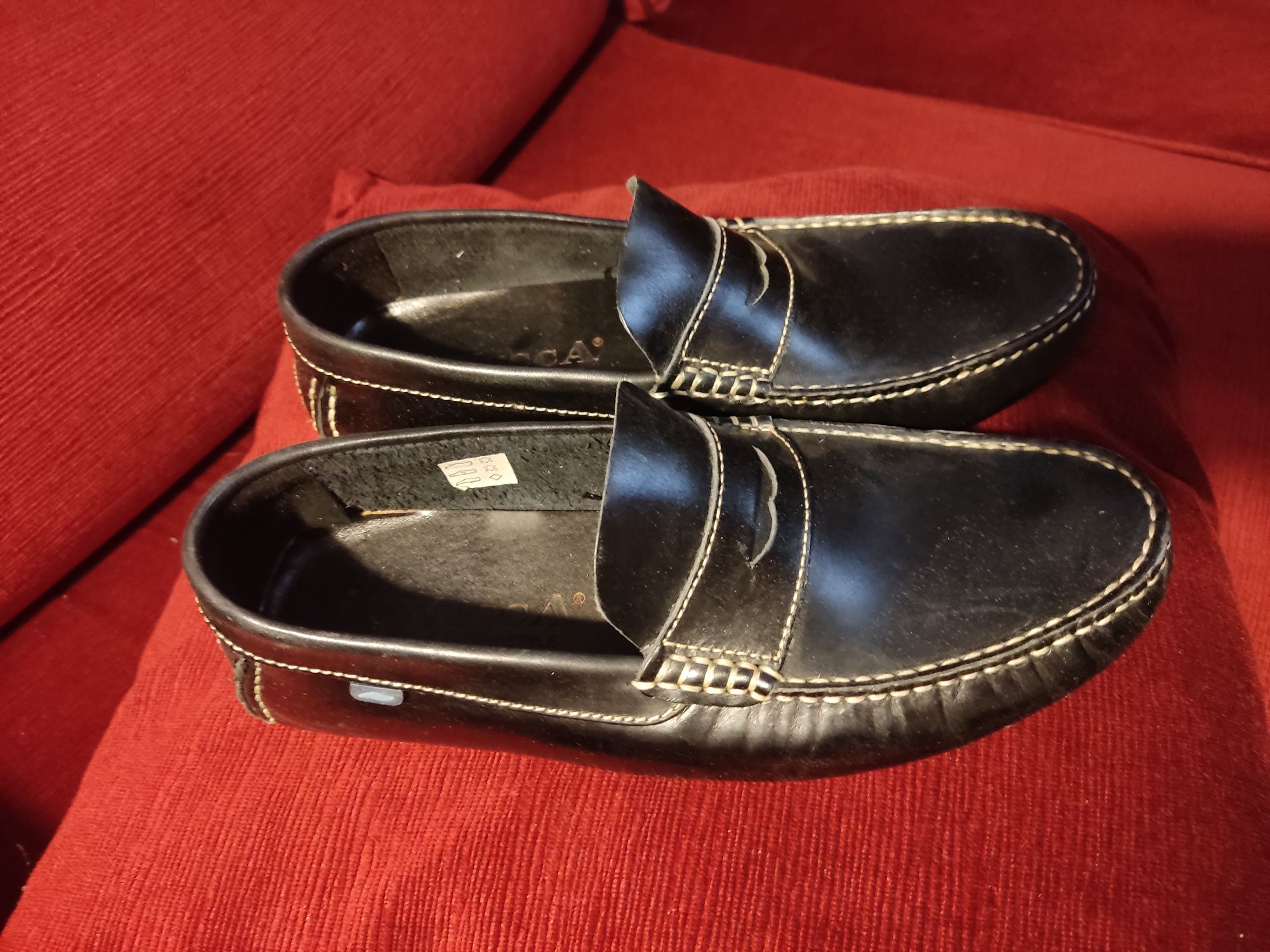 Sapatos da YUCCA