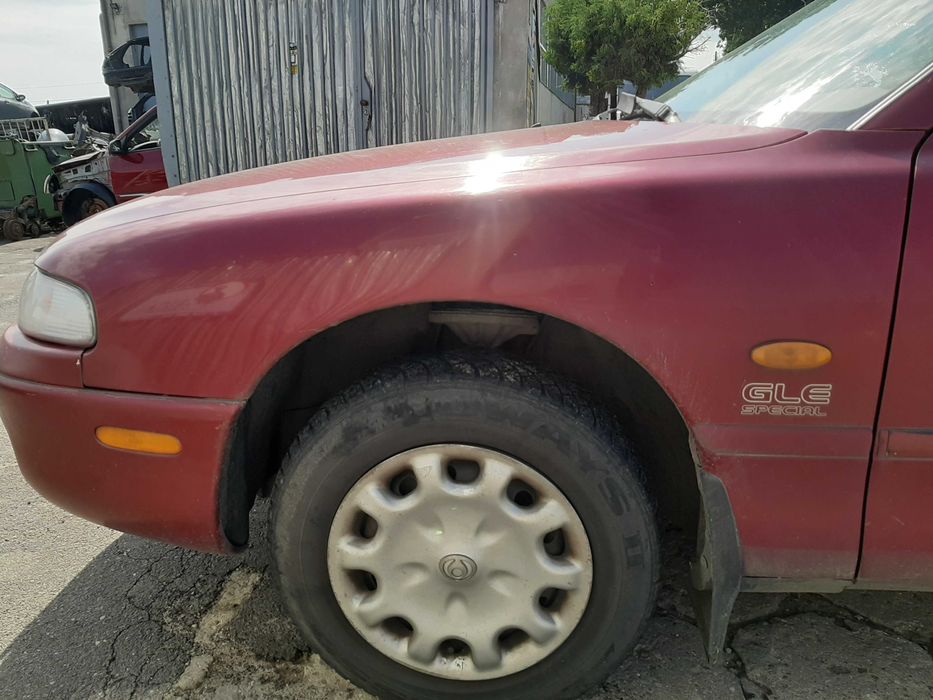 Mazda 626 GE Cronos 2.0i 1995r.Błotnik przedni