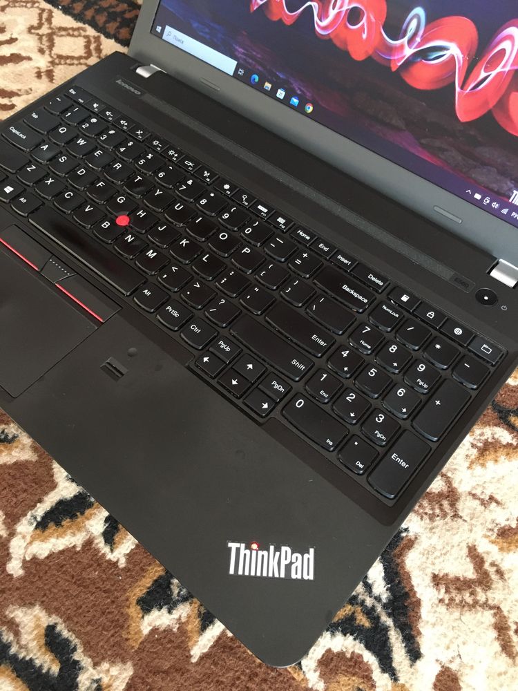 Lenovo ThinkPad E560/i5-6200U/8Gb/256Gb