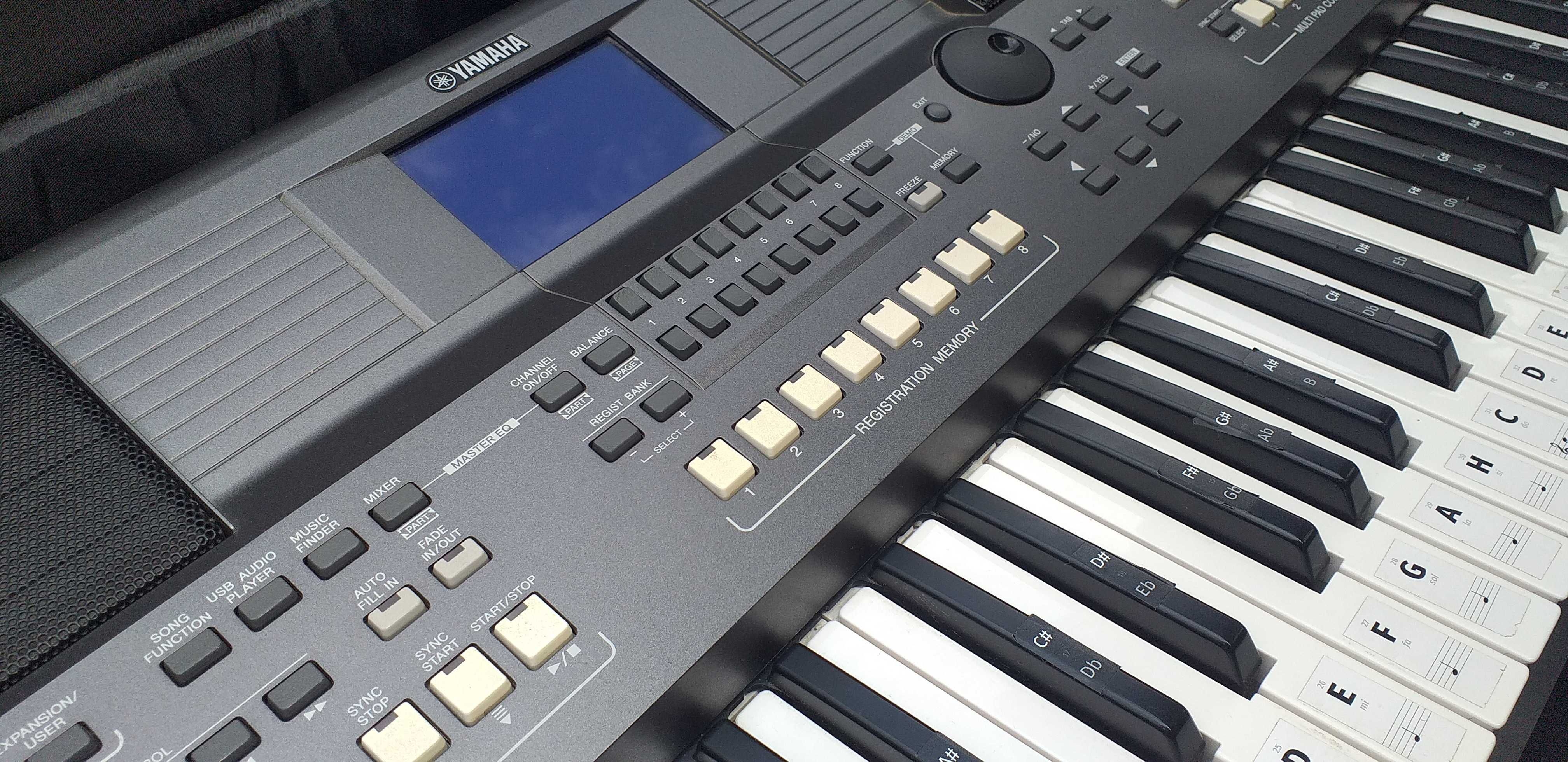 Yamaha psr s670 ..