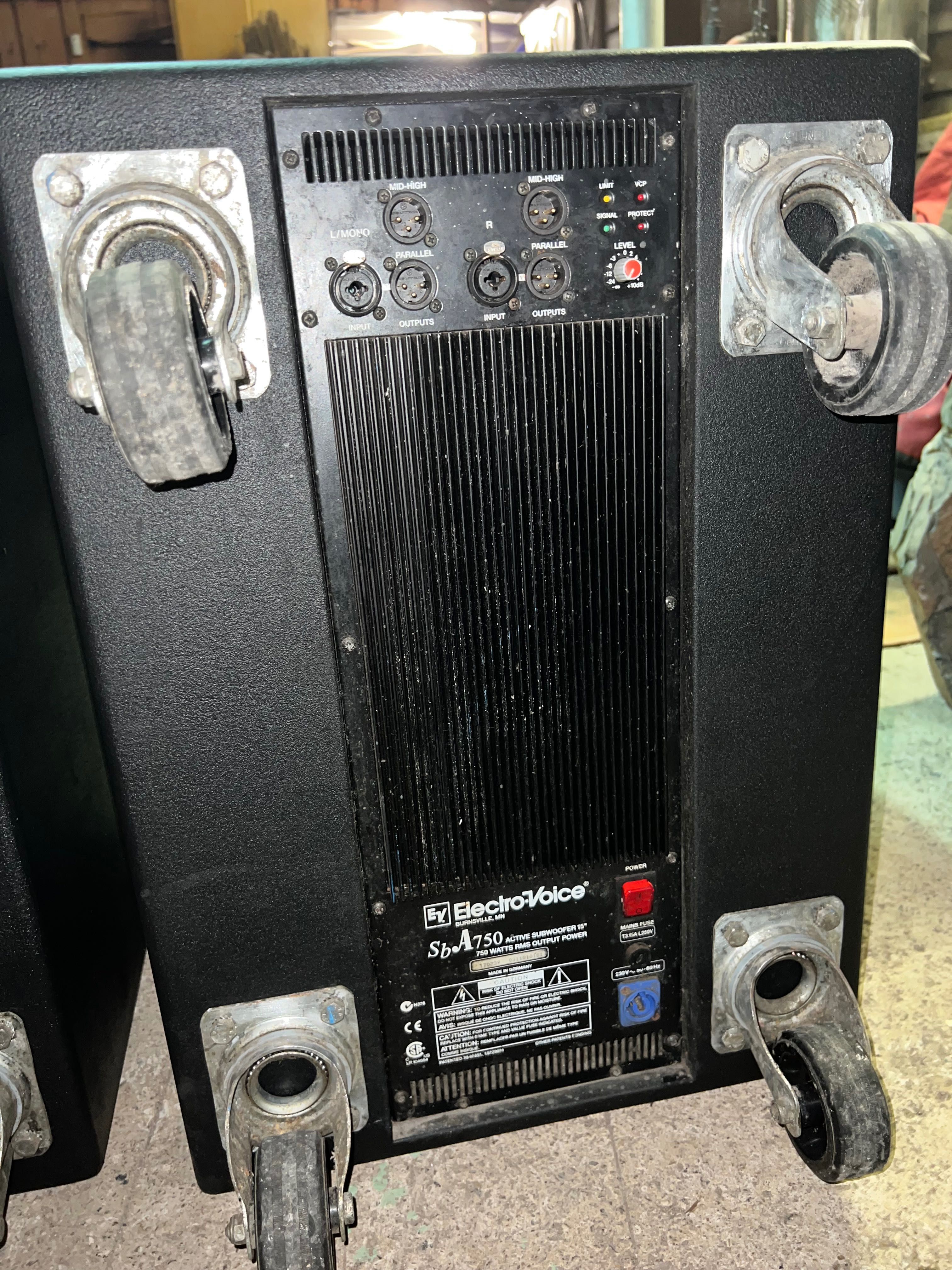 Vendo dois graves EV sba750