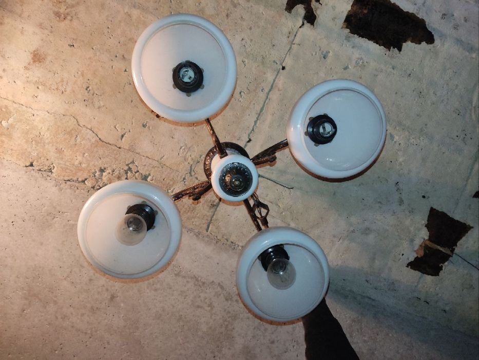 Люстра світильник