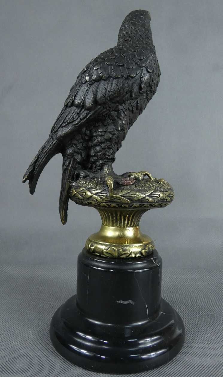 Figura ORZEŁ sokół BRĄZ marmur RZEŹBA sygnowana A. Thorburn 3,7 kg