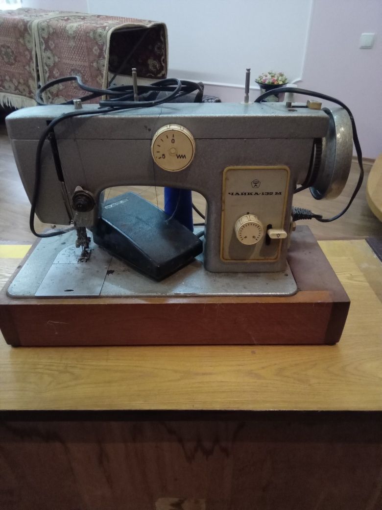 Швейная машинка Чайка М в рабочем состоянии