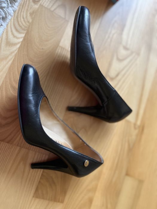 Czarne klasyczne szpilki Ryłko rozmiar 37,5