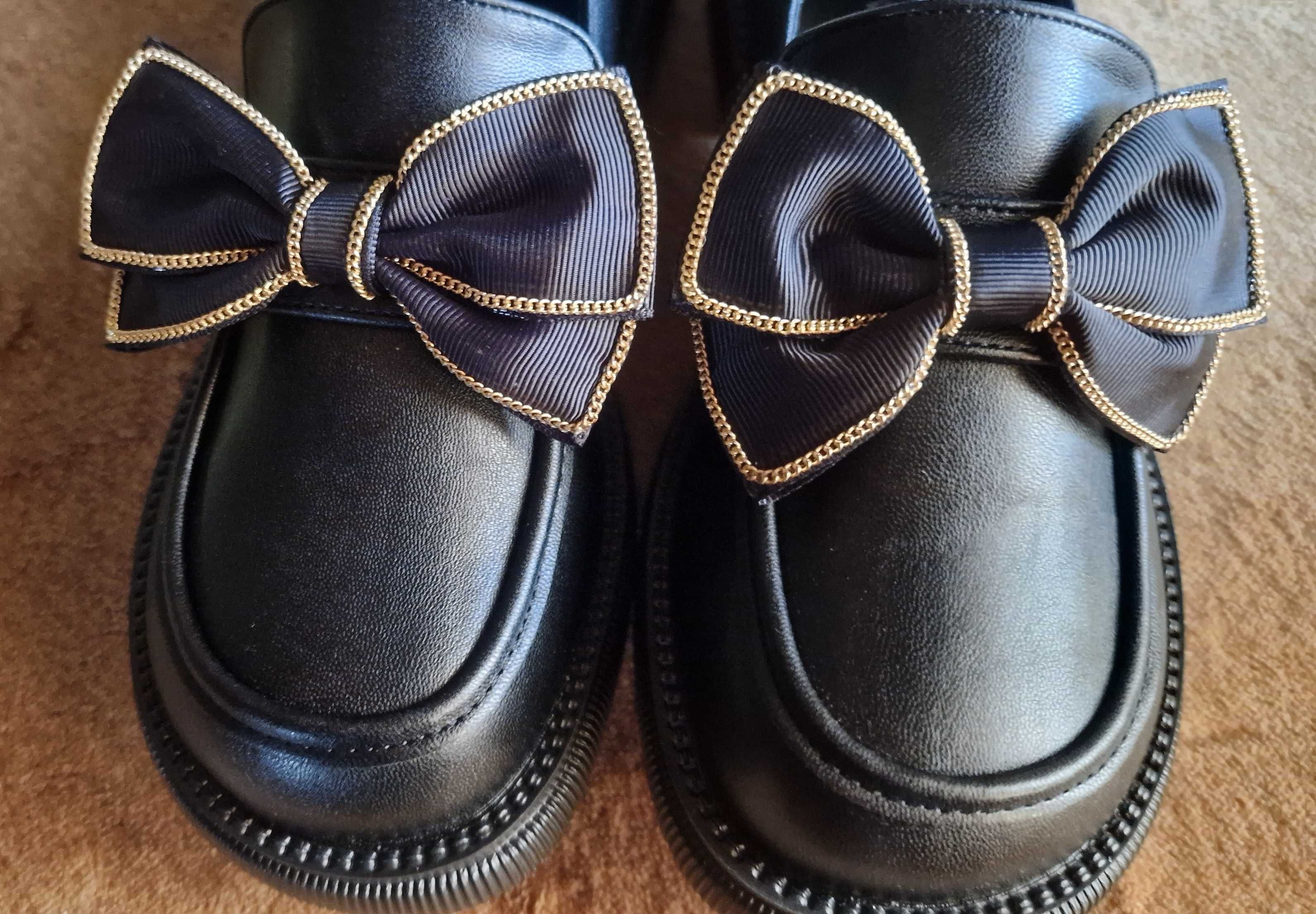 Sapatos com laço