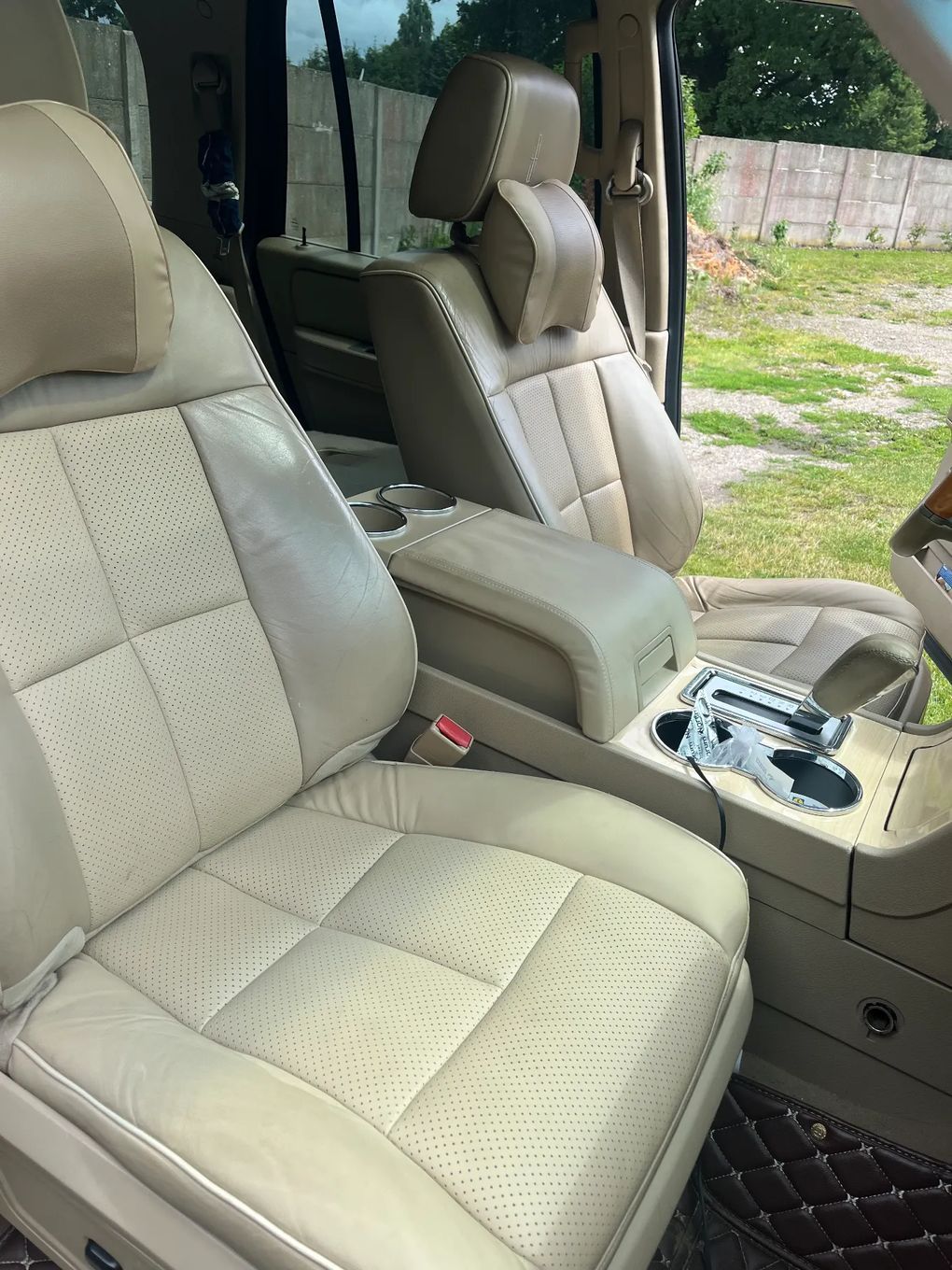Lincoln Navigator Lincoln Navigator 4x4 8os. HAK 3.5T