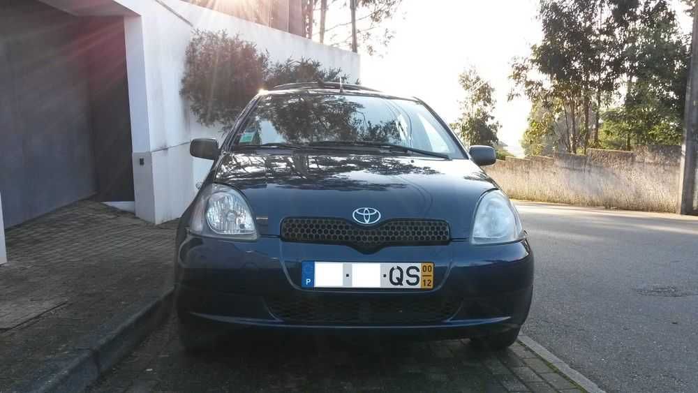 Toyota Yaris Terra 1.0cc Ano 2000/Dez