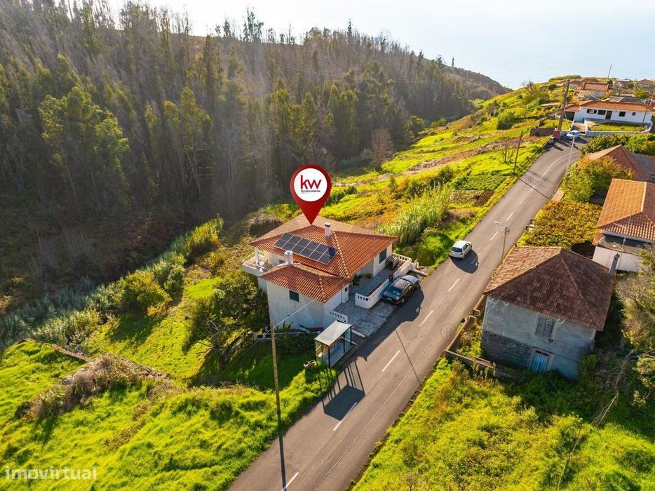 Moradia T3 + T1 + (T0 por concluir) - Ponta do Pargo