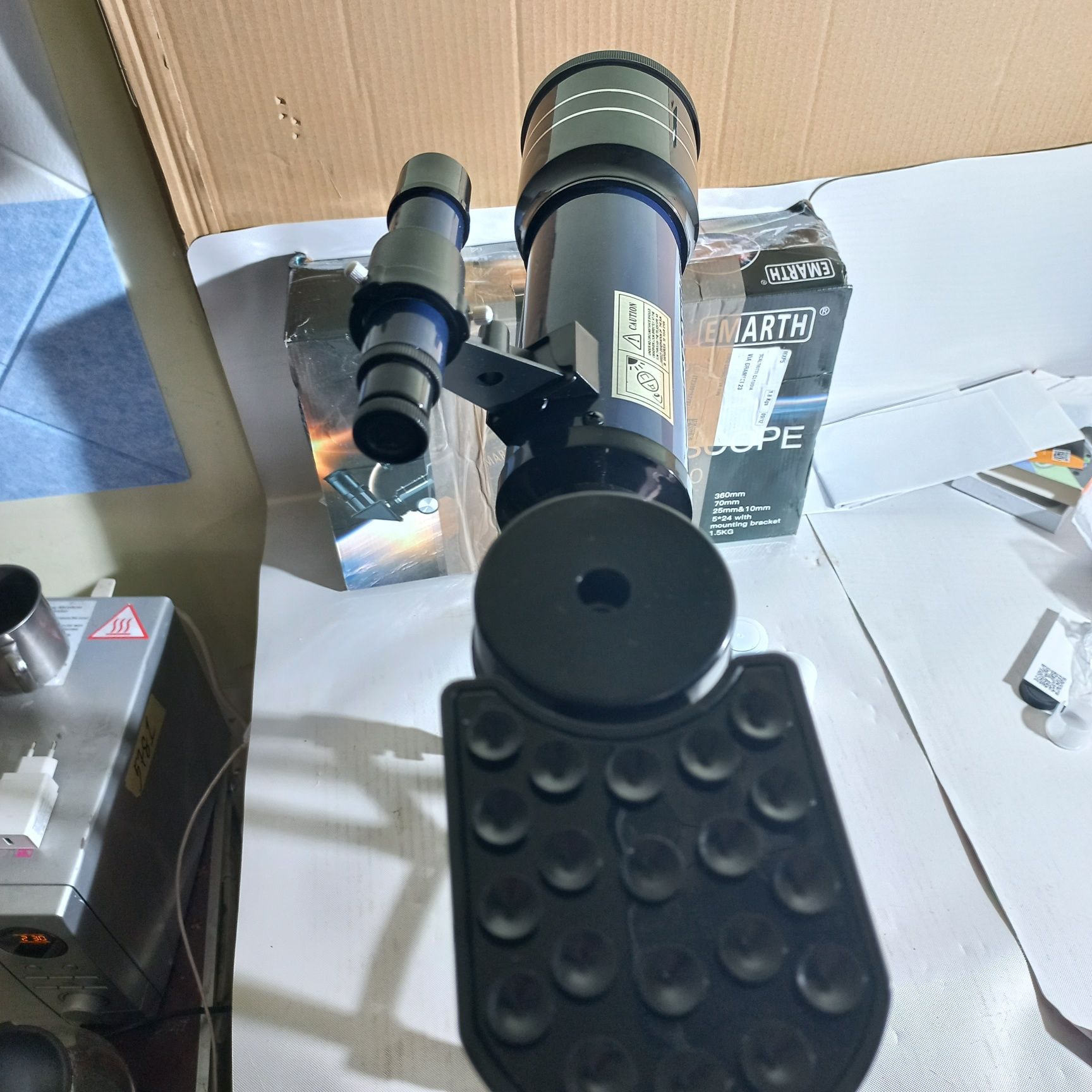 Телескоп з апертурою 70 мм і 2 окулярами