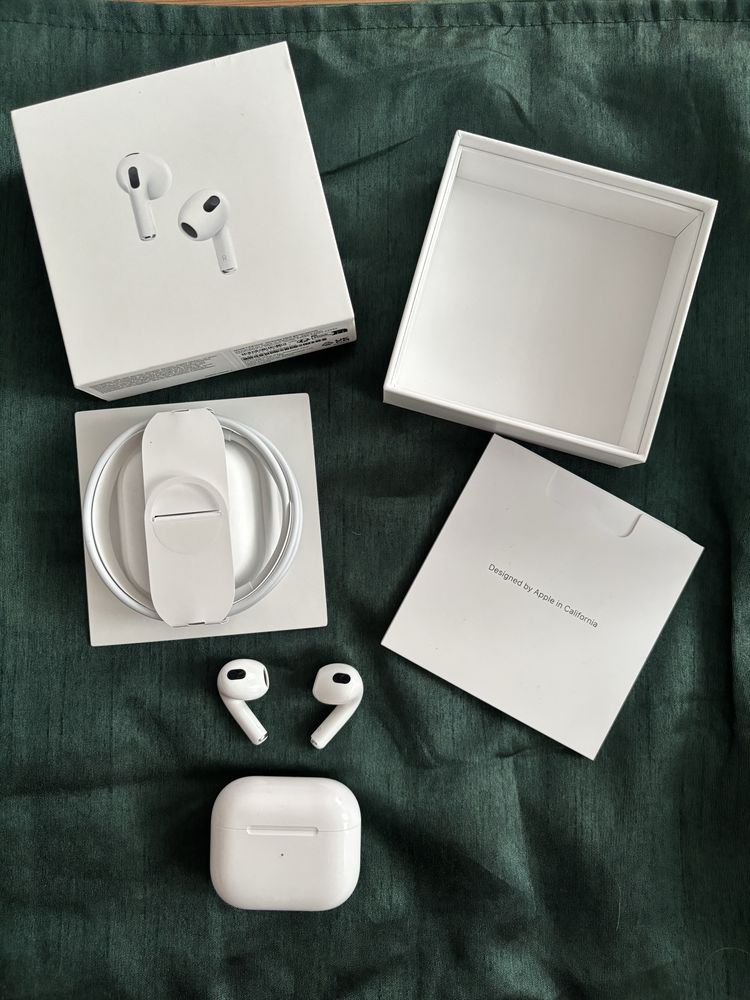 AirPods 3rd generation magsafe charging case