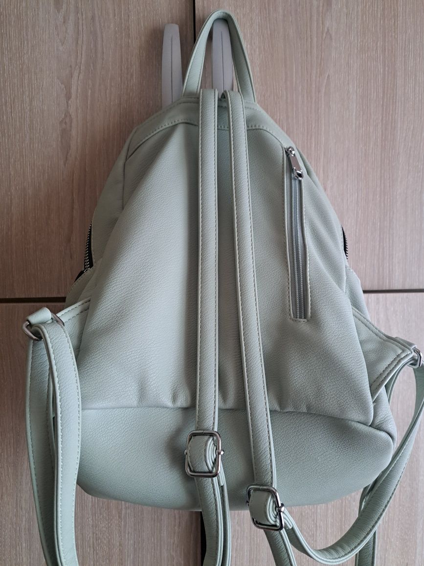 Mochila verde claro
