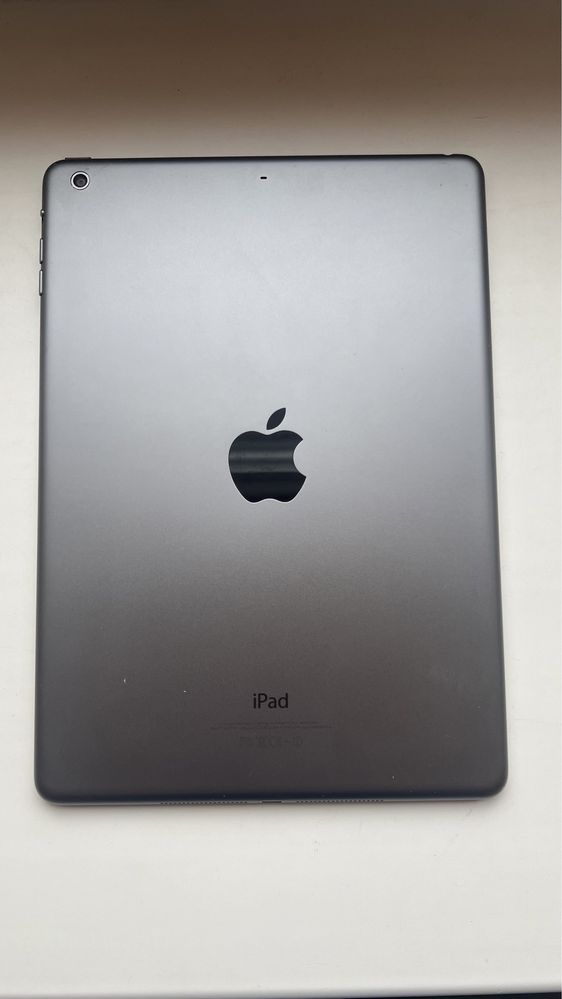 Планшет Apple A1474 iPad Air Wi-Fi 16GB