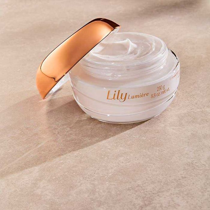 Creme Hidratante Acetinado Lily Lumière, 250g
