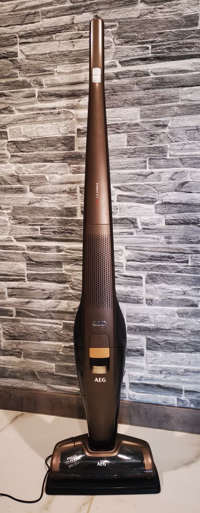 Electrolux AEG odkurzacz stojący pionowy akumulatorowy ergorapidio CX8