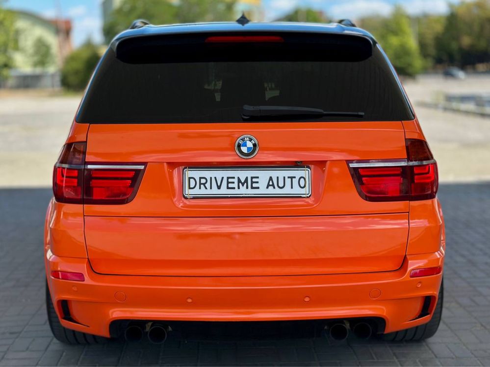 BMW X5M 2011 official