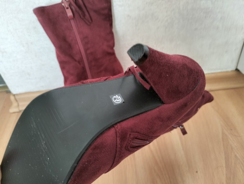Nowe bordowe botki lekko ocieplone 37 frędzle