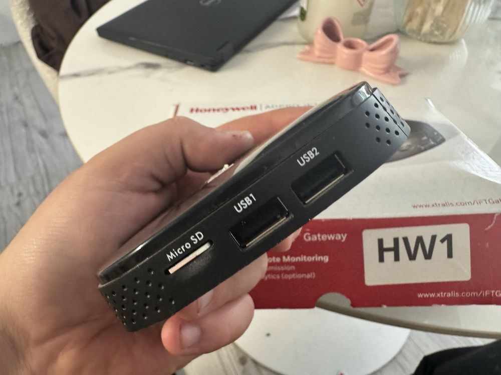 Honeywell AdPro iFT gateway, mostek AI, xtralis