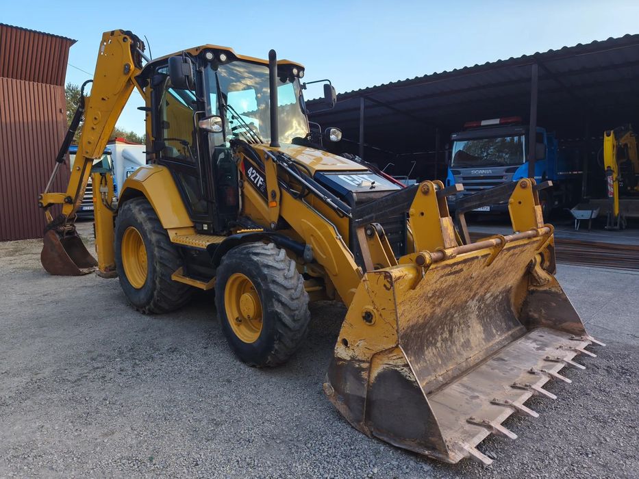 Caterpillar 427 F (428, 432)  JCB 3CX - 2020