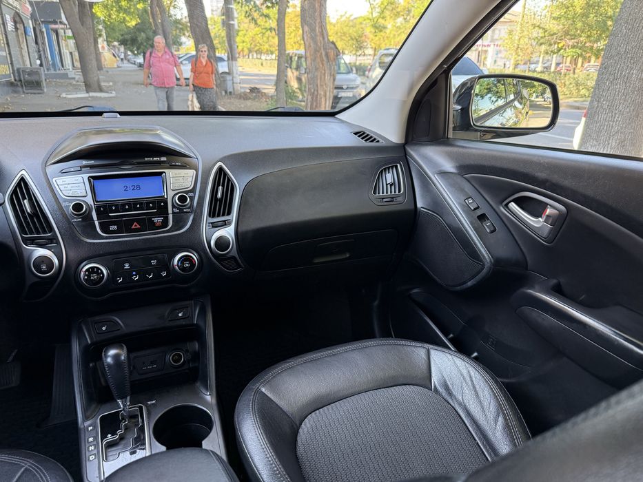 Hyundai Tucson 2013, 2.4 газ/бенз, автомат