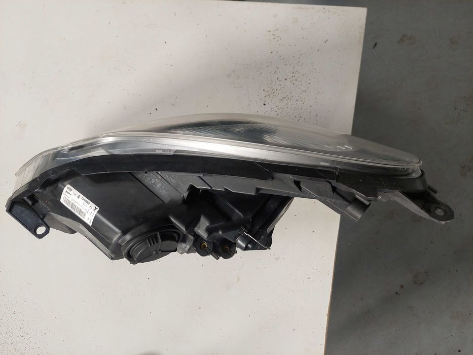 farol direito Opel corsa D
