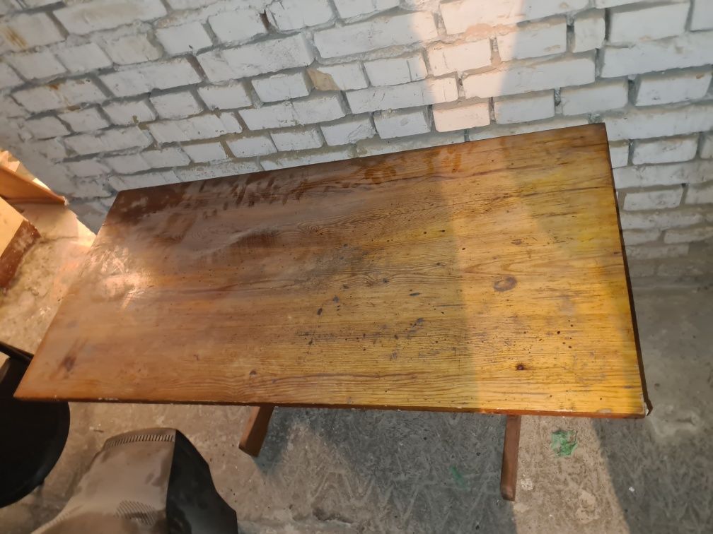 Ciekawy solidny oryginalny drewniany stół