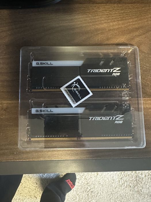 Kości RAM GSkill Trident Z RGB 2x8GB 3000MHz CL15