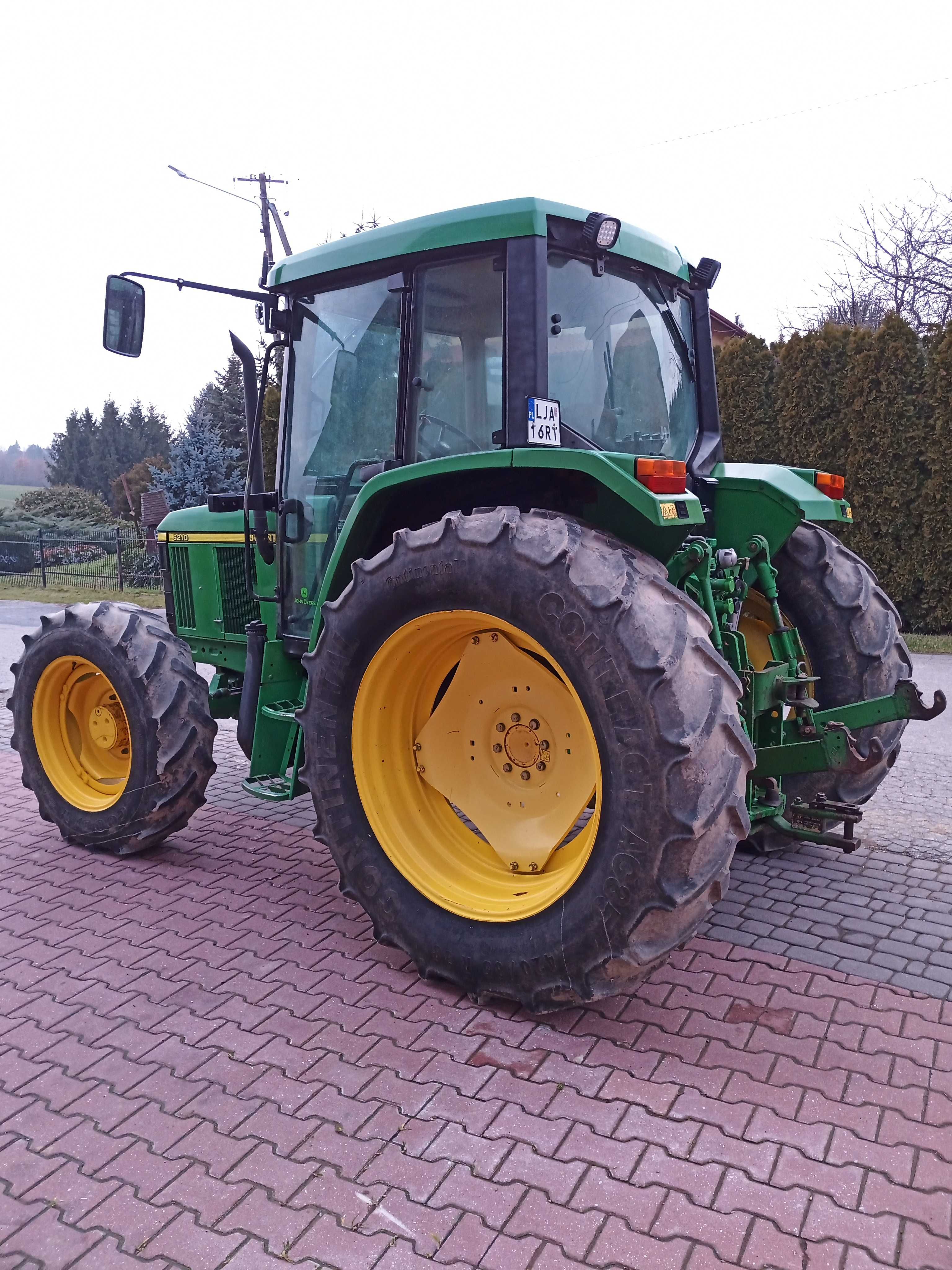Ciągnik rolniczy John Deere 6210