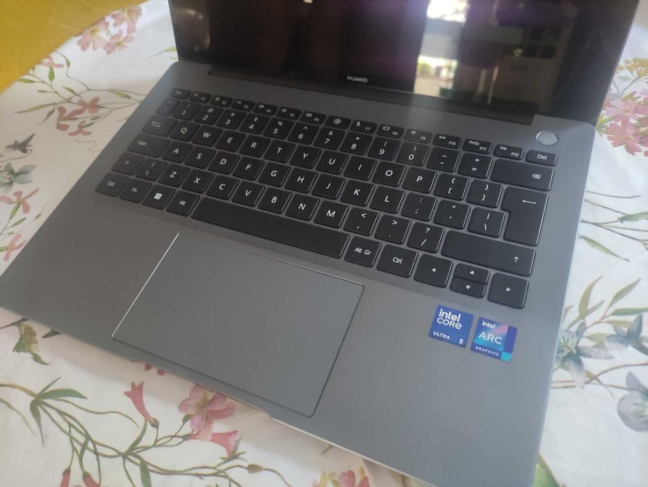Huawei MateBook 14 (2024) - Intel Core Ultra 5 125H
