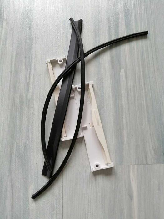 Nawiewnik okienny wrębowy, bezinwazyjny i bezobsługowy. 2 komplety.