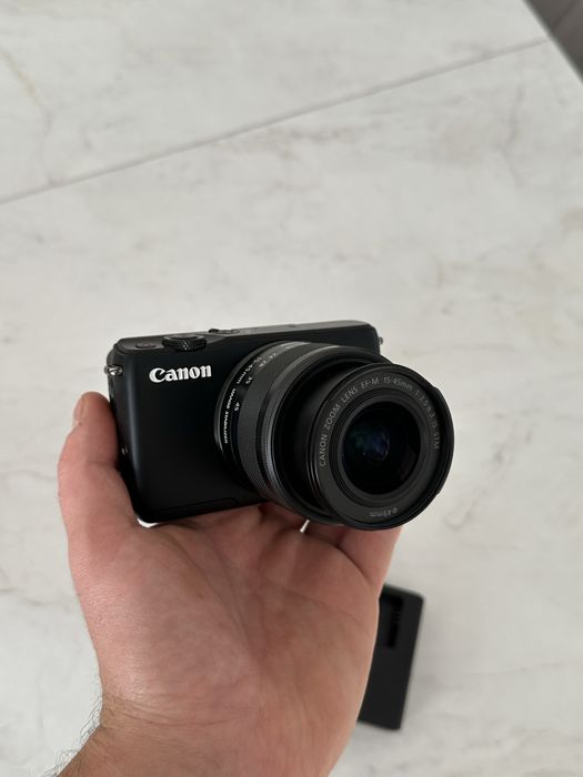 Фотоапарат Canon EOS M10 15-45mm.