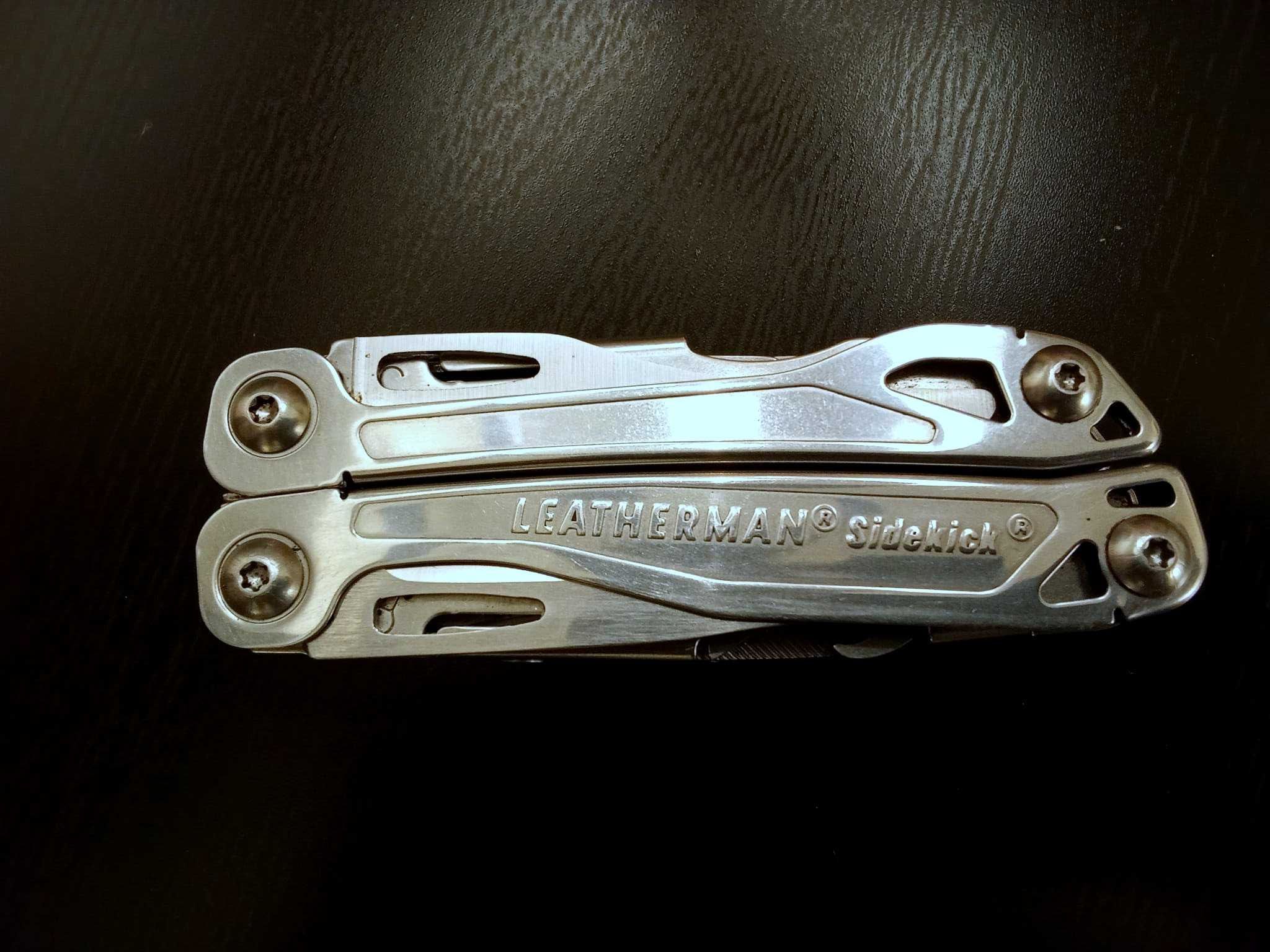 ALICATE MULTIFUNÇÕES LEATHERMAN SIDEKICK