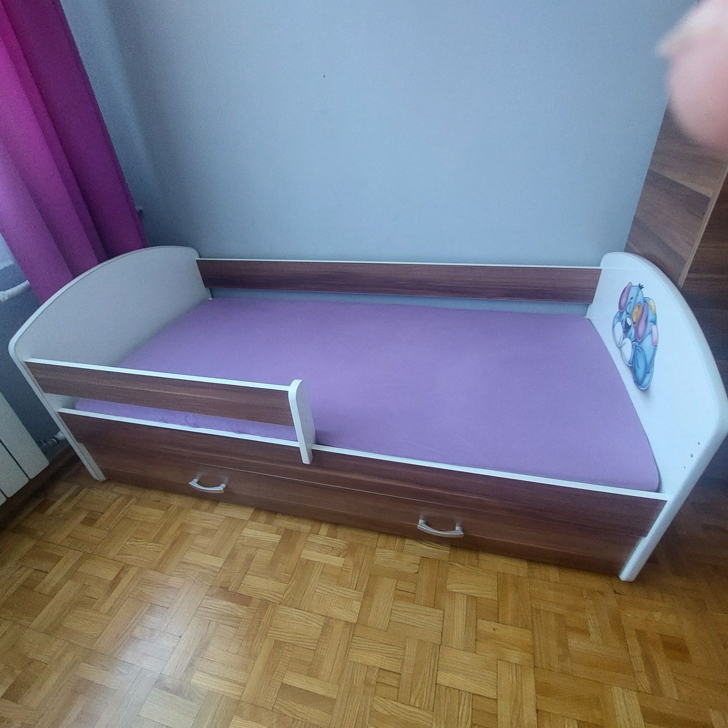 Łóżko dziecięce z misiem