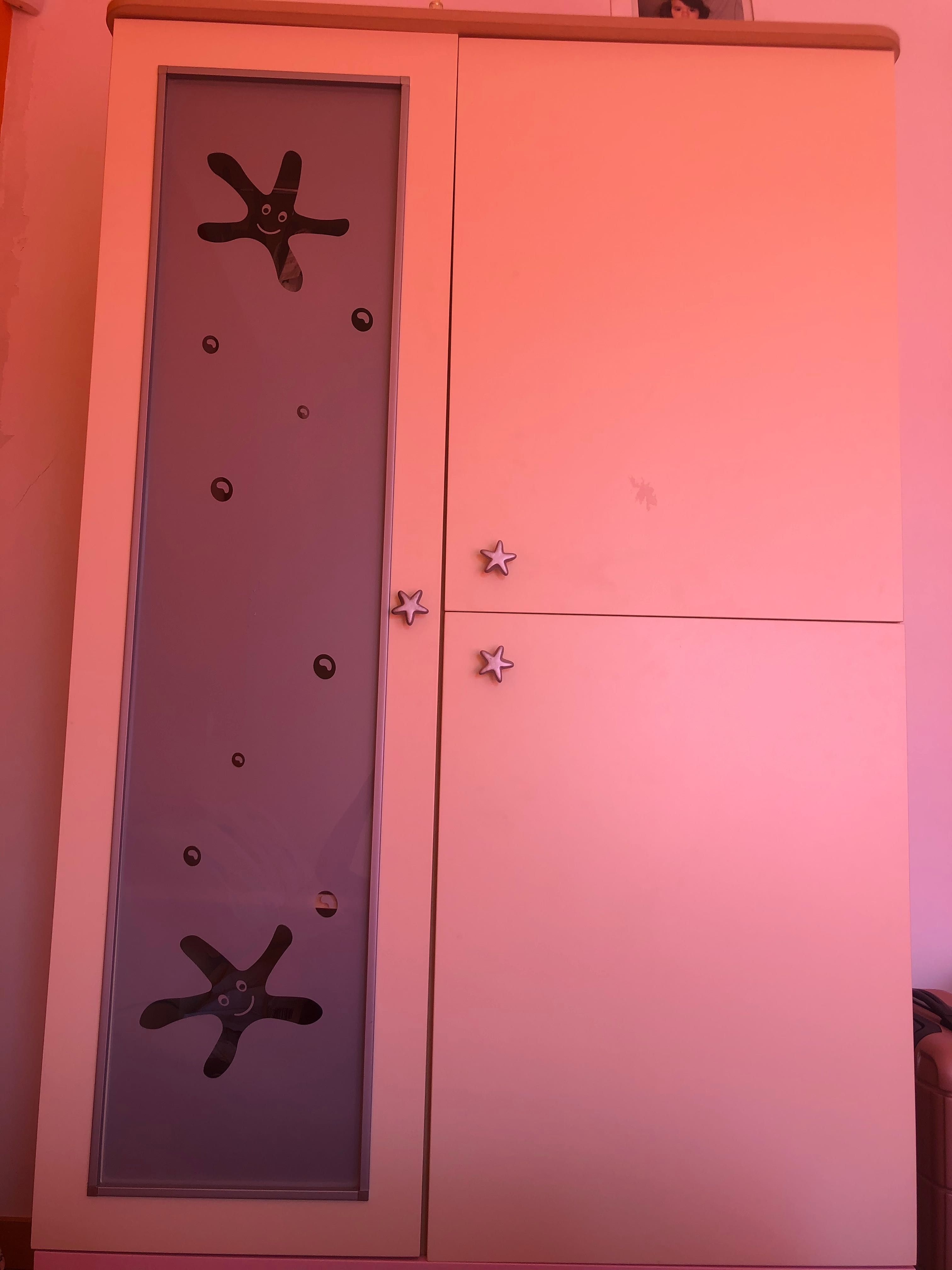 Quarto bebé menina