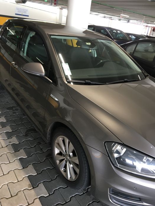 Volkswagen Golf  1.6 Confortline