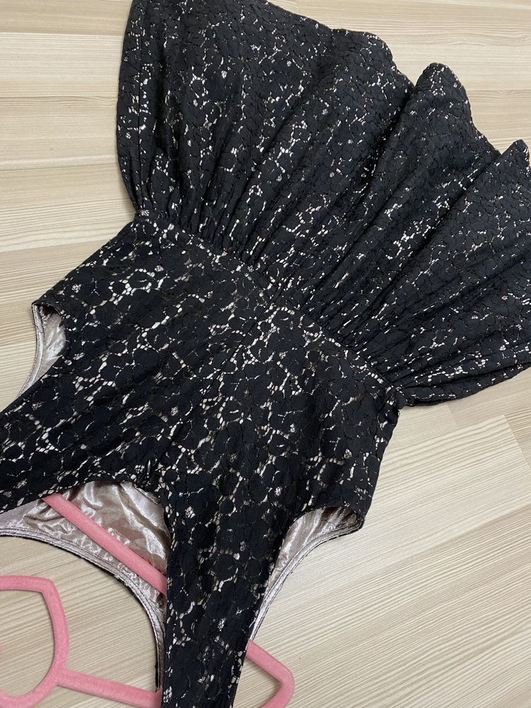 Череое нарядное платье из гипюра на 11-12 лет