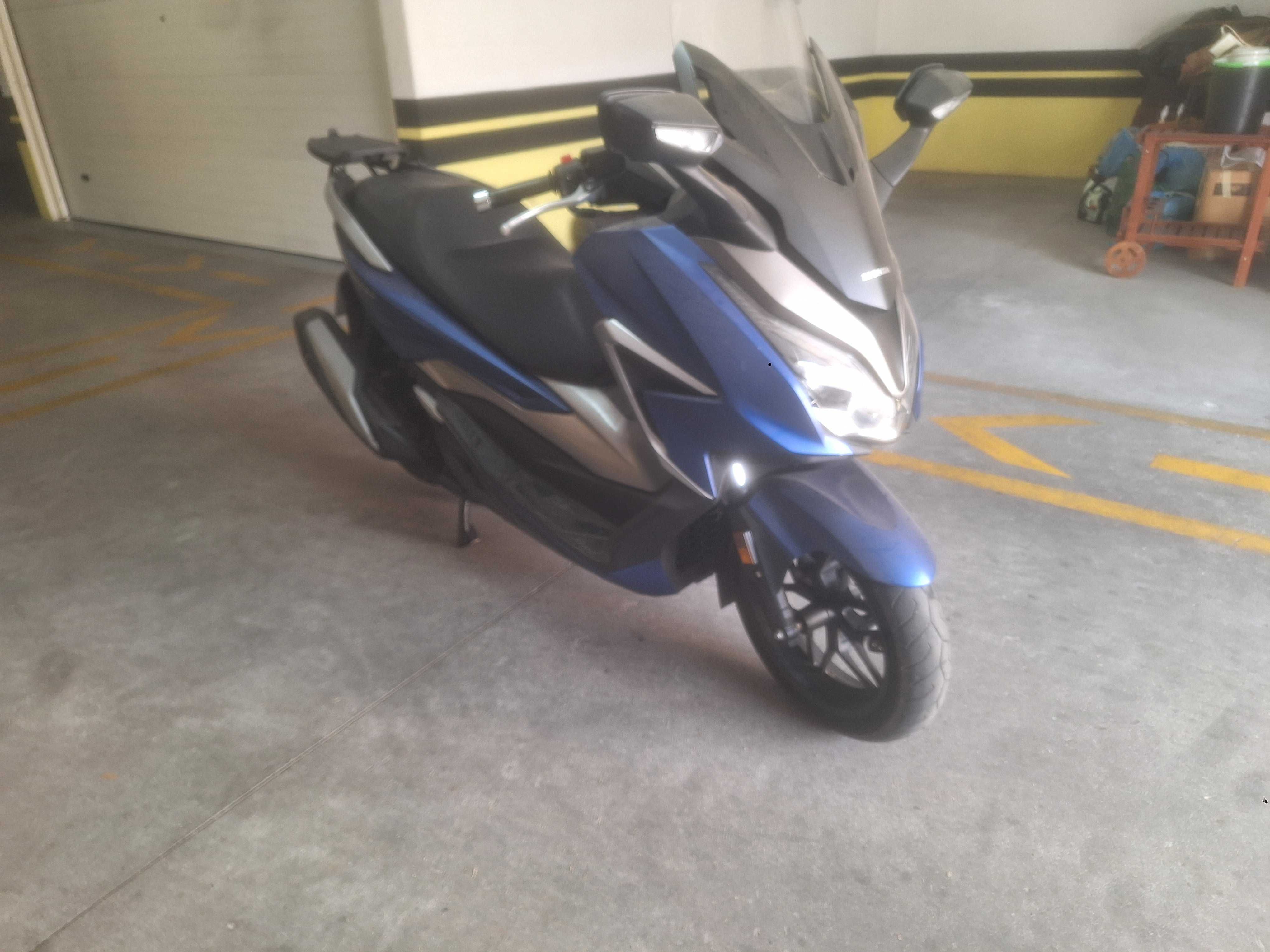 Excelente Honda forza 350