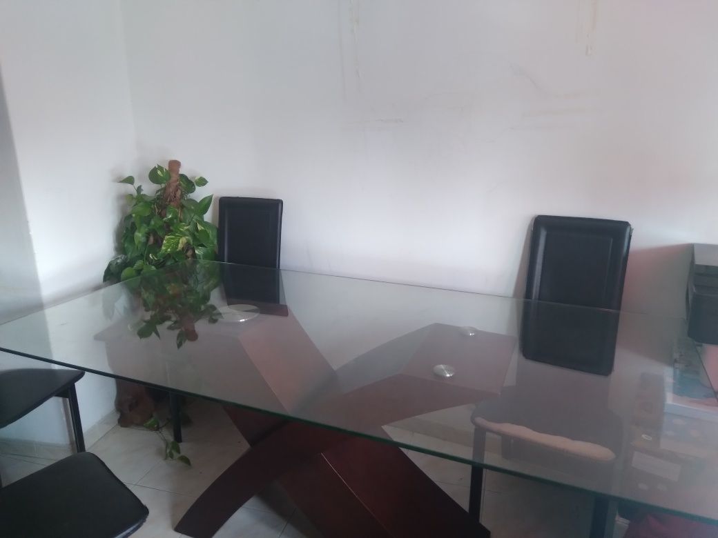 Mesa de sala em vidro