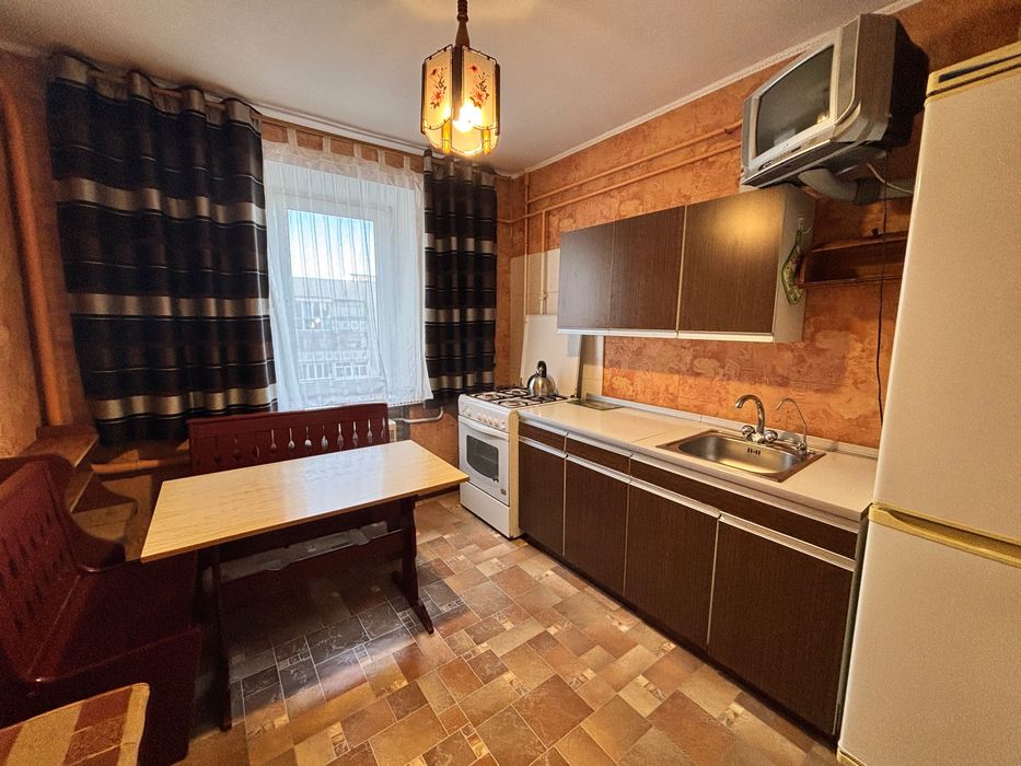 Трикімнатна квартира в районі ЦРЛ